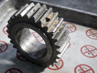 الأسباب الشائعة لفشل علبة التروس 